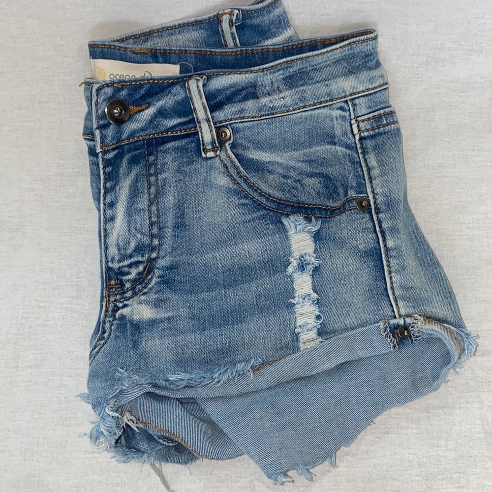 “Ocean Drive” short shorts